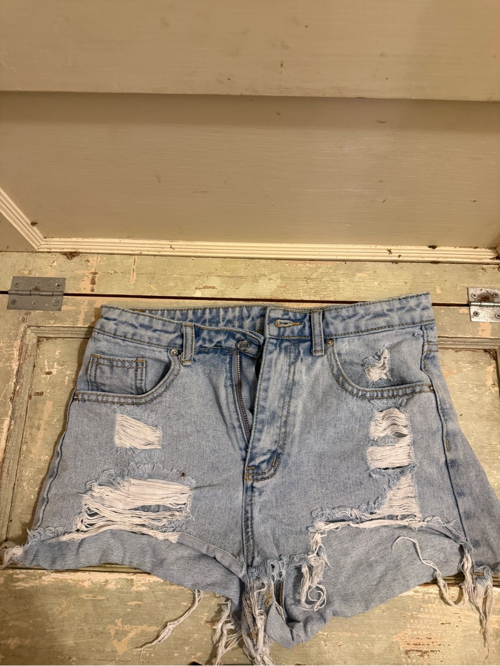 Light Wash High Rise Distressed Denim Shorts Size Small